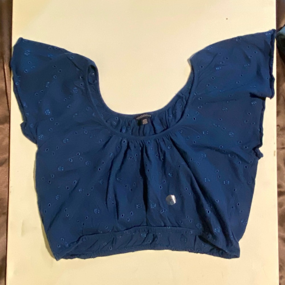 2 Crop tops